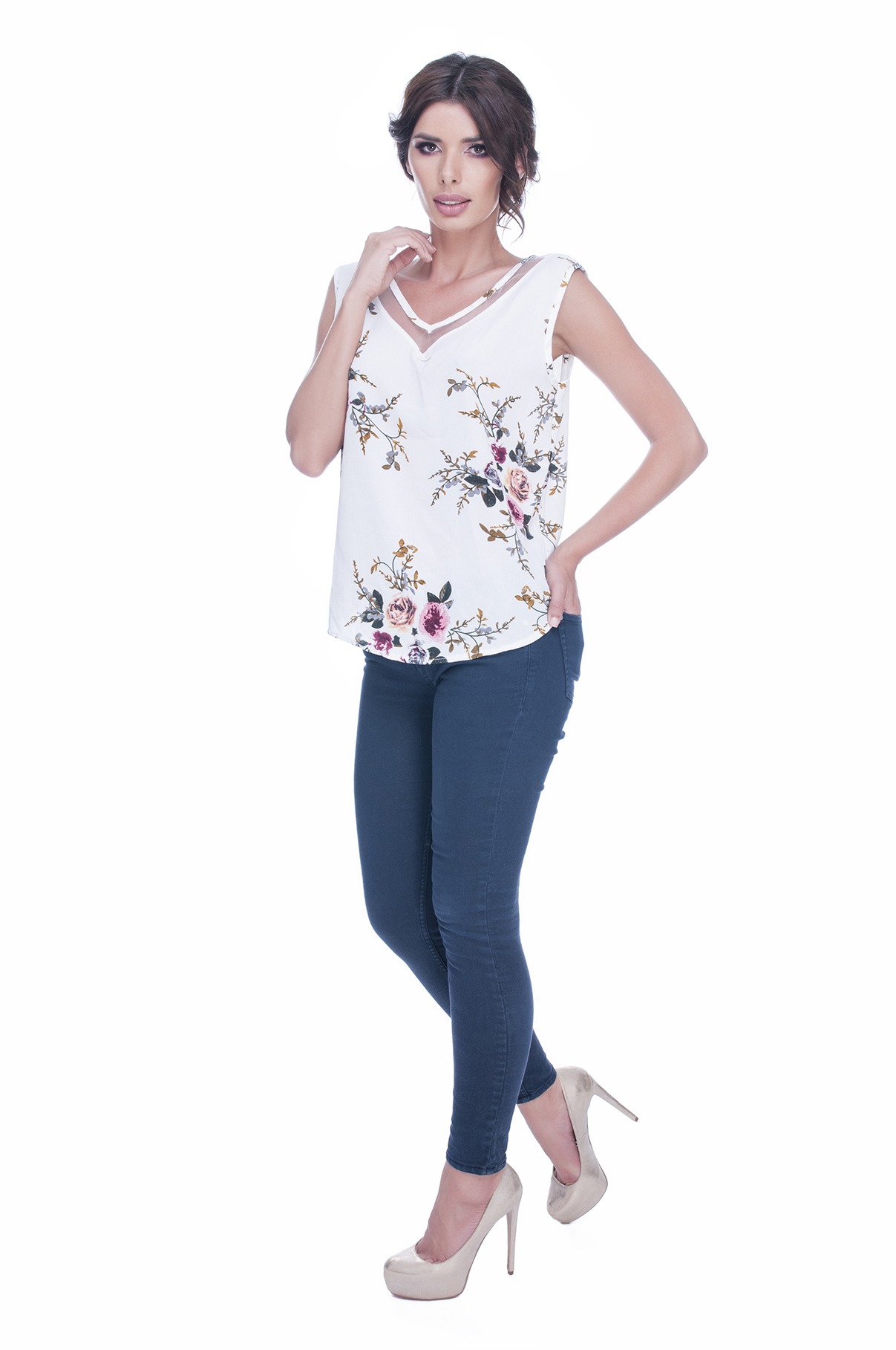 Bluza lejera cu flori 4