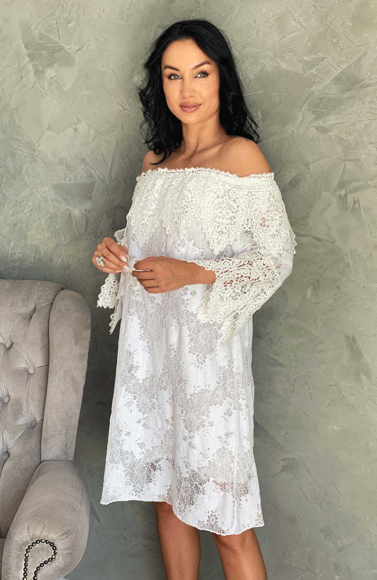 Rochie alba de vara cu umerii goi 5
