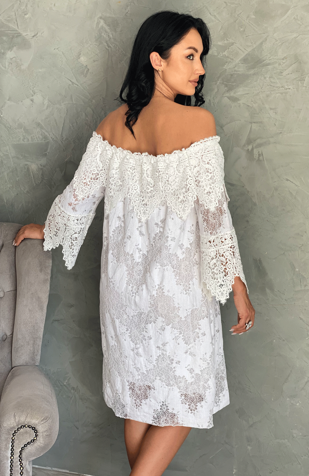 Rochie alba de vara cu umerii goi 4