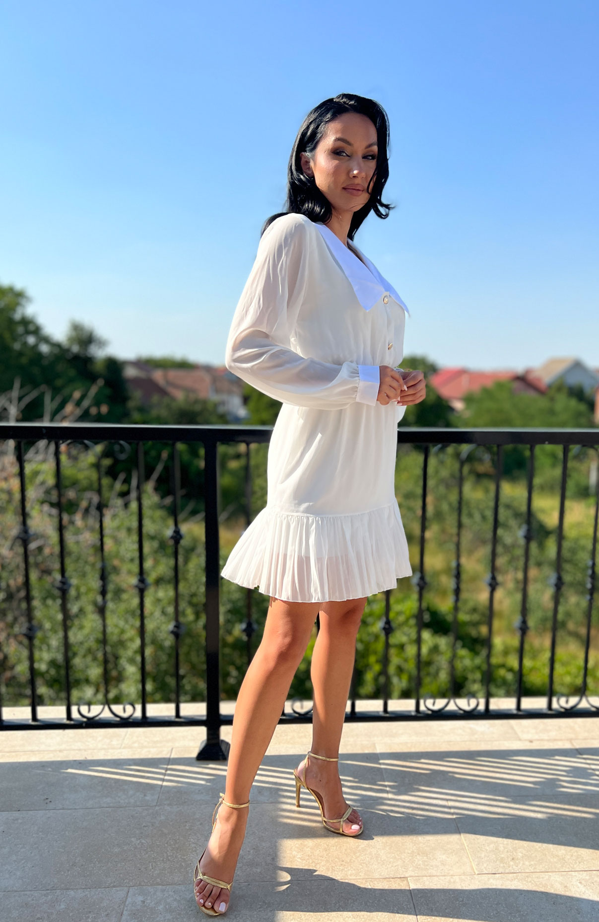 Rochie alba plisata cu guler 4