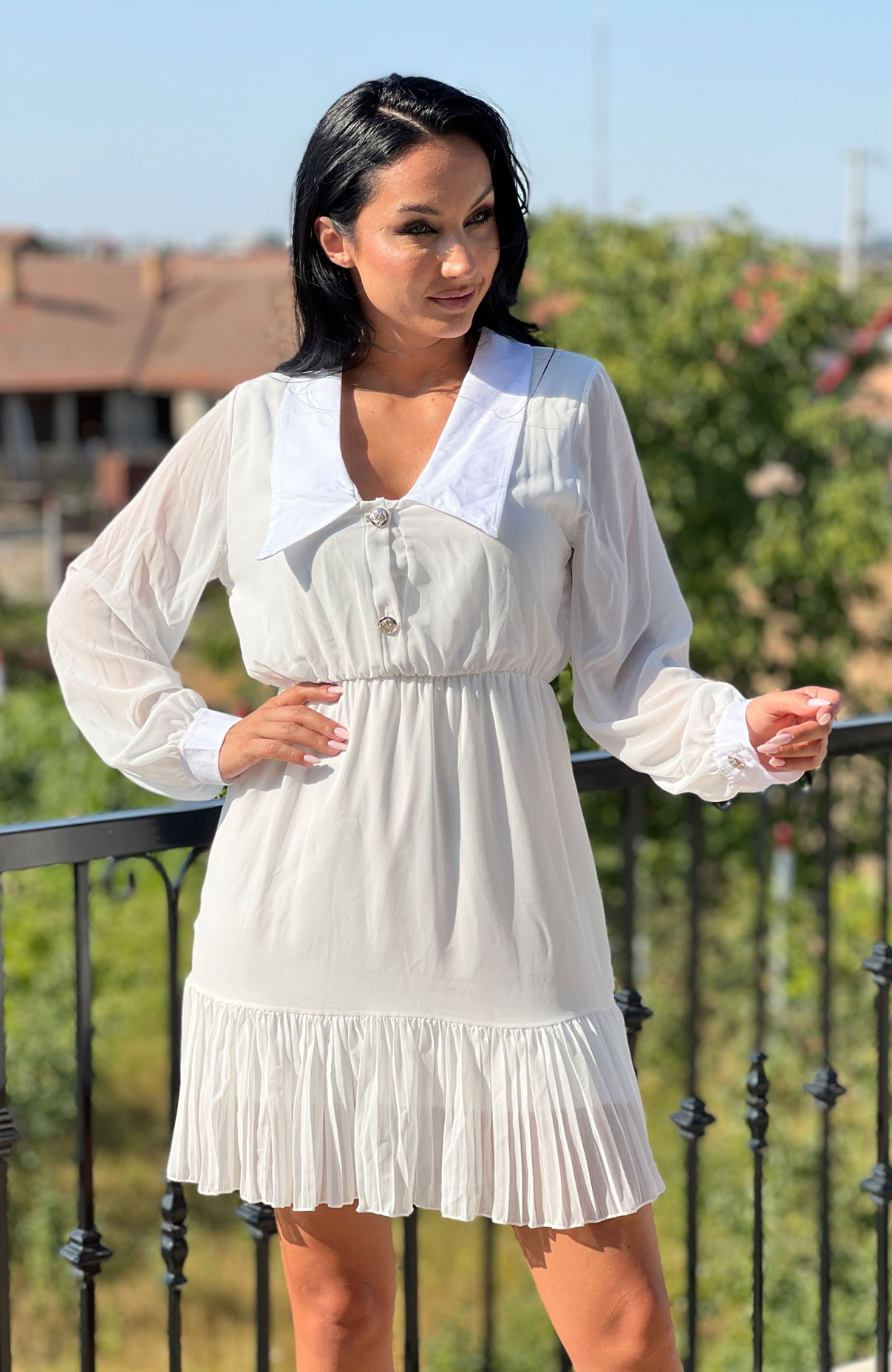 Rochie alba plisata cu guler 2