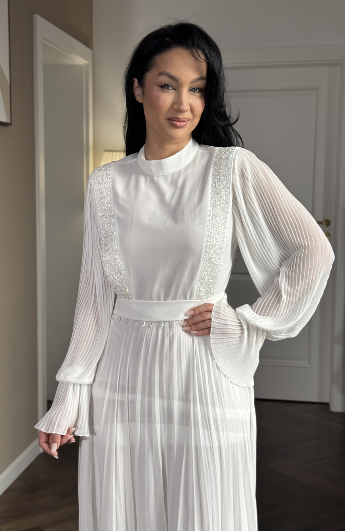 Rochie cununie alba lunga cu pietre aplicate 2