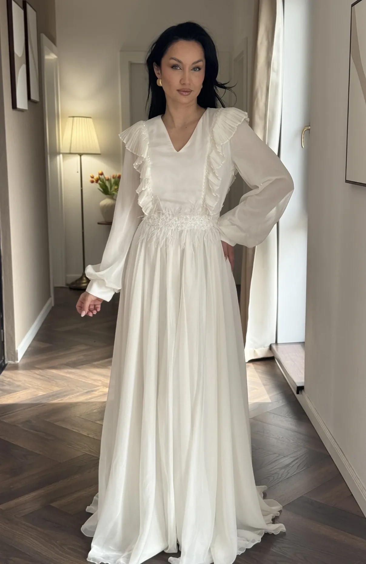 Rochie de cununie alba cu aplicatii pene 5