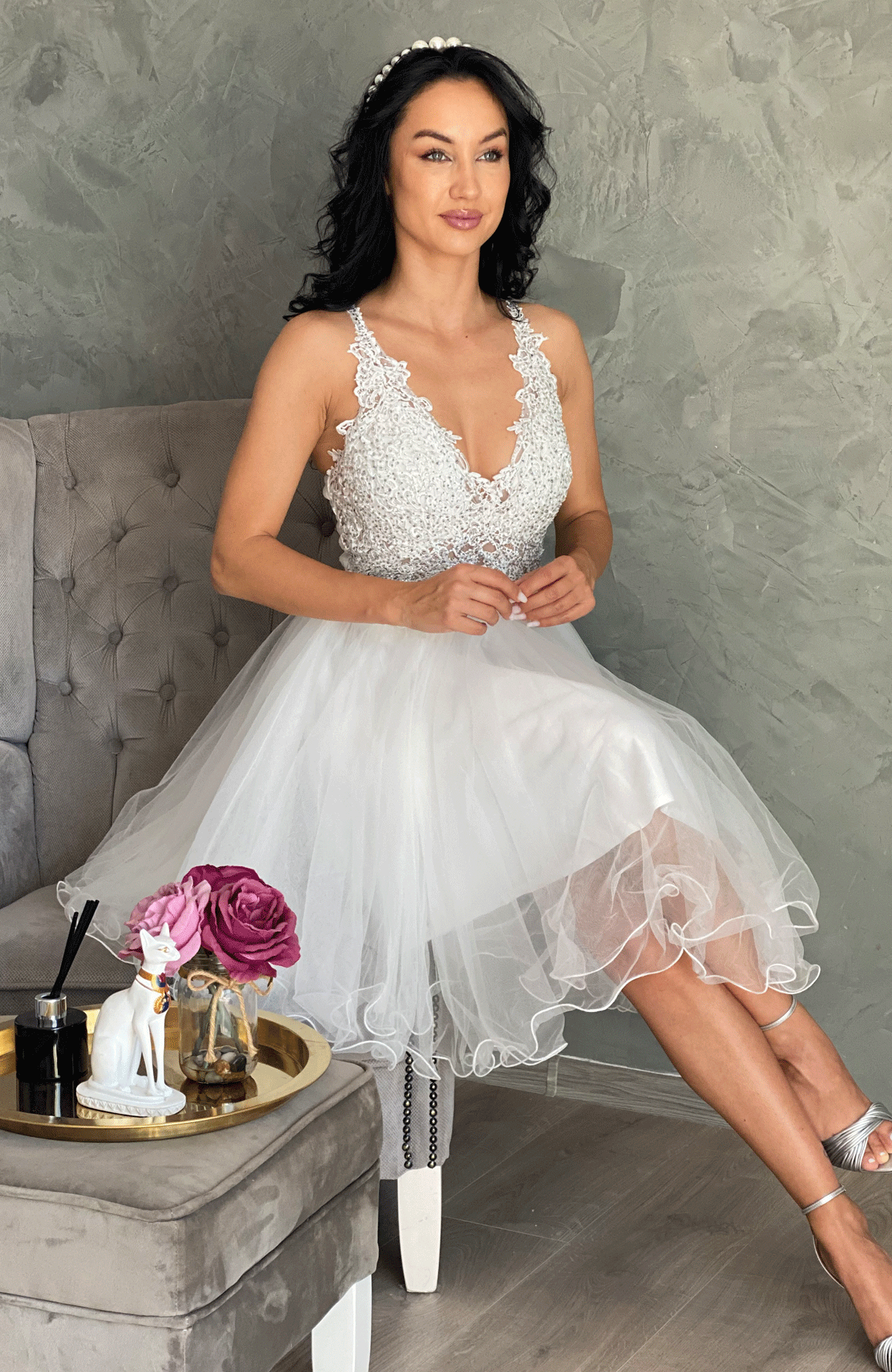Rochie de cununie alba cu dantela si aplicatii pietre 7
