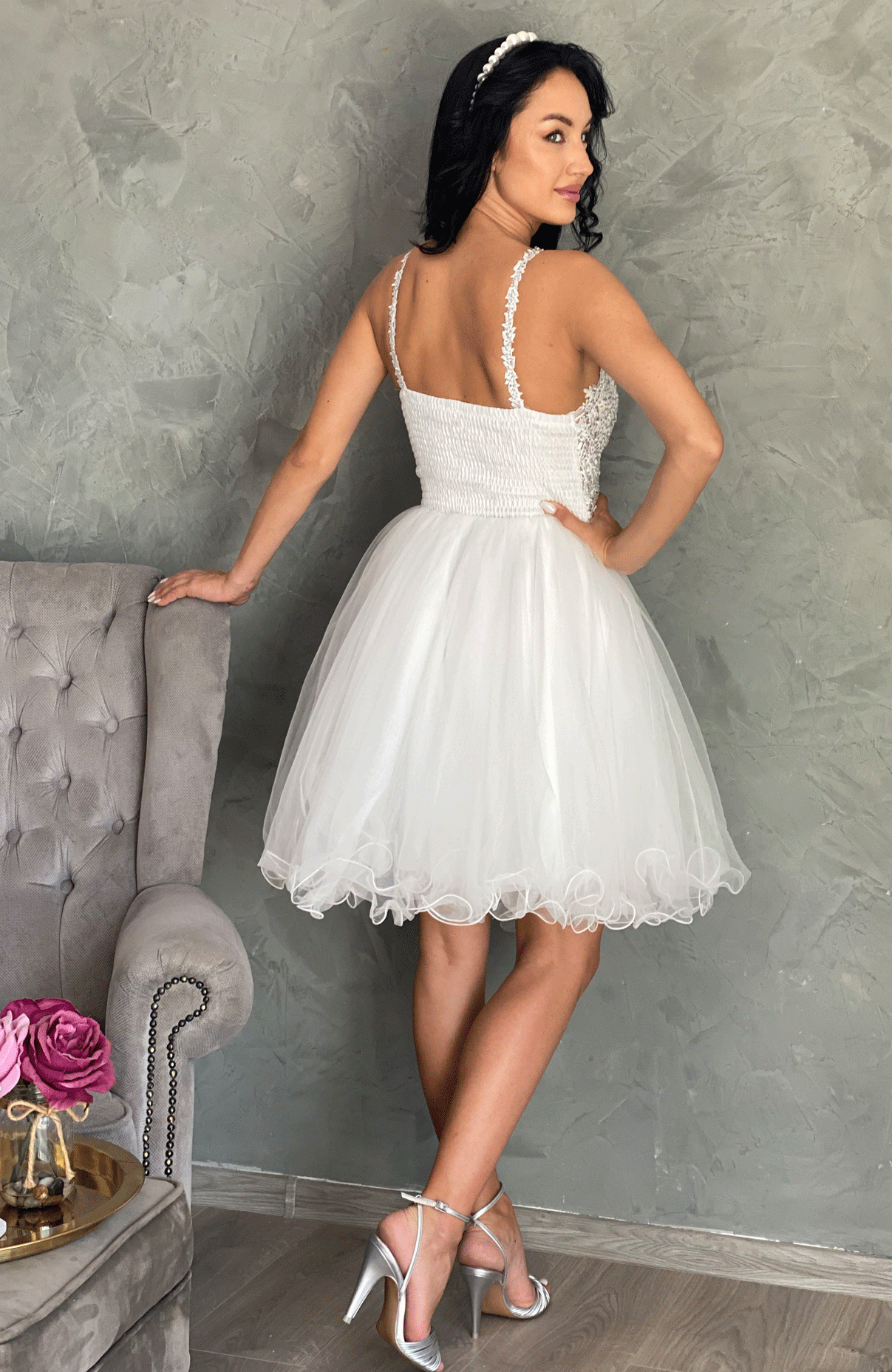 Rochie de cununie alba cu dantela si aplicatii pietre 6