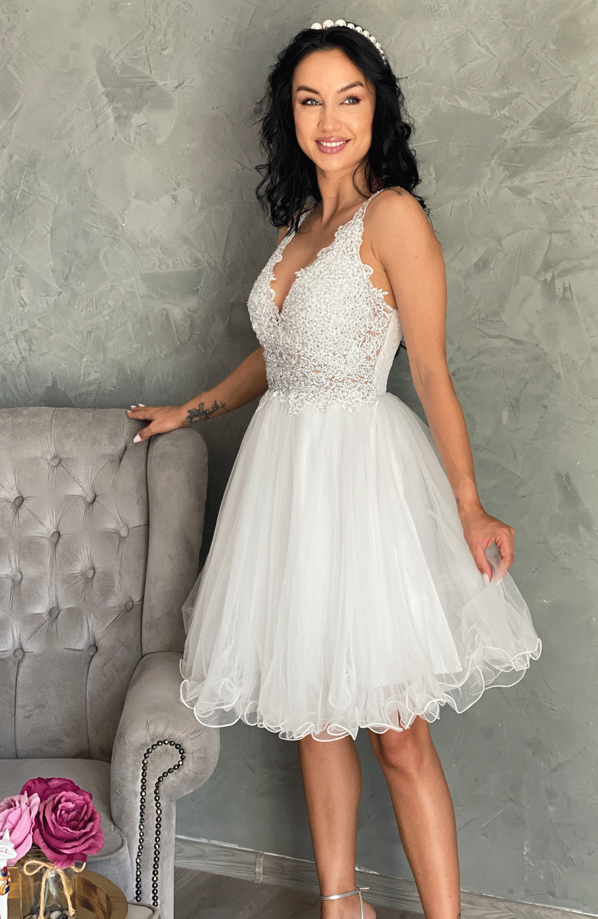 Rochie de cununie alba cu dantela si aplicatii pietre 5