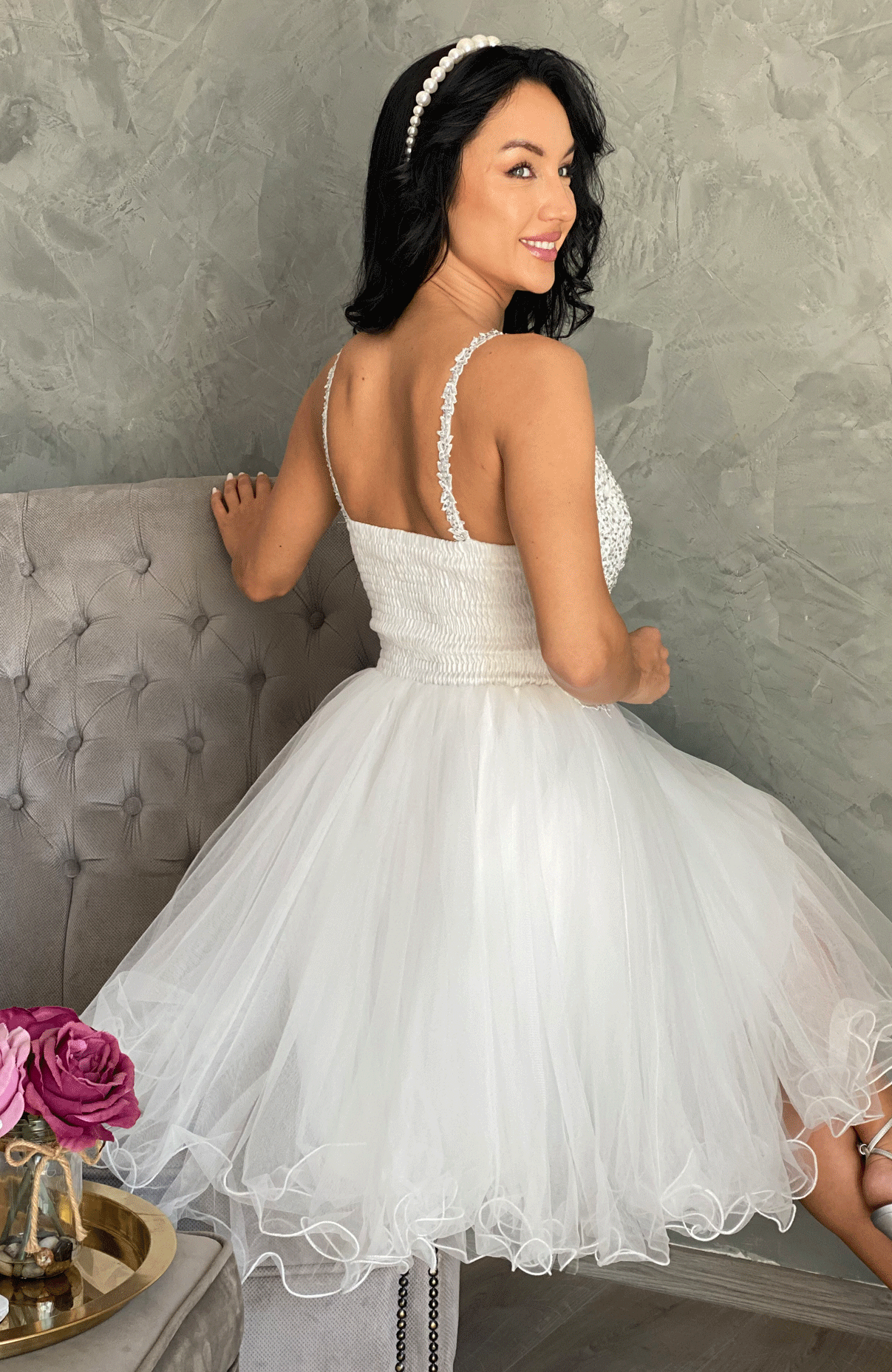 Rochie de cununie alba cu dantela si aplicatii pietre 8