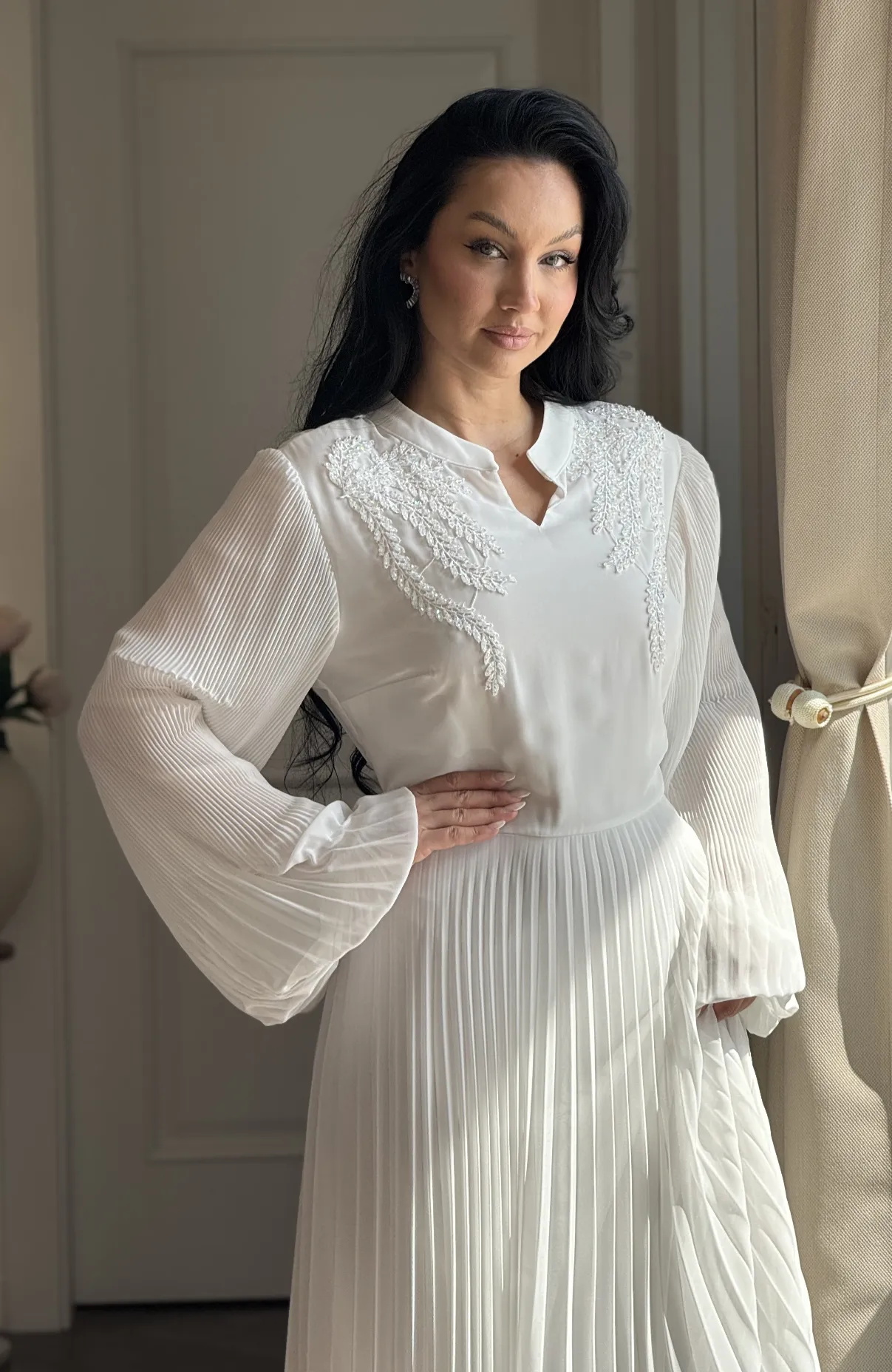 Rochie de cununie alba cu fusta plisata 3