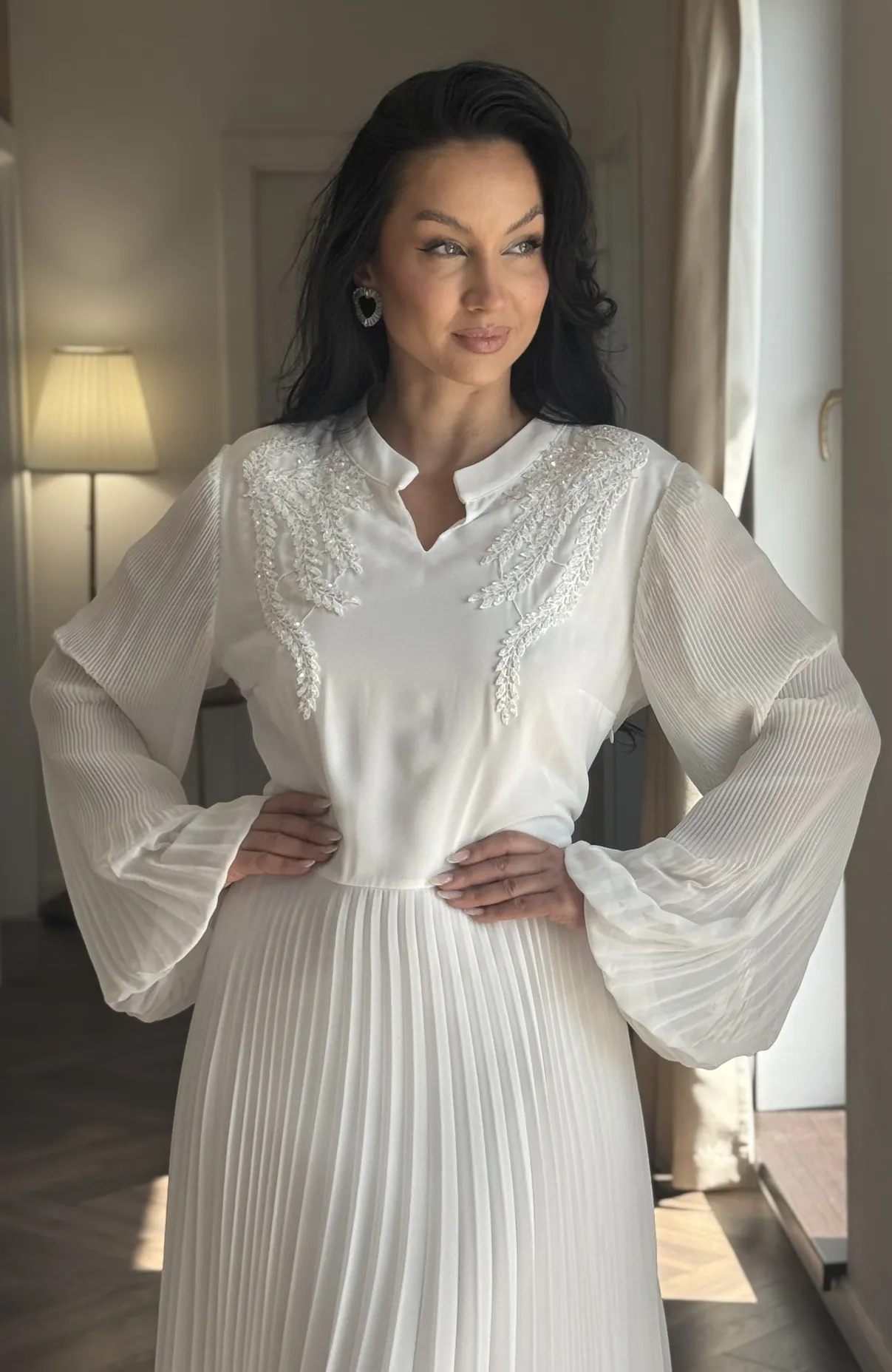 Rochie de cununie alba cu fusta plisata 6
