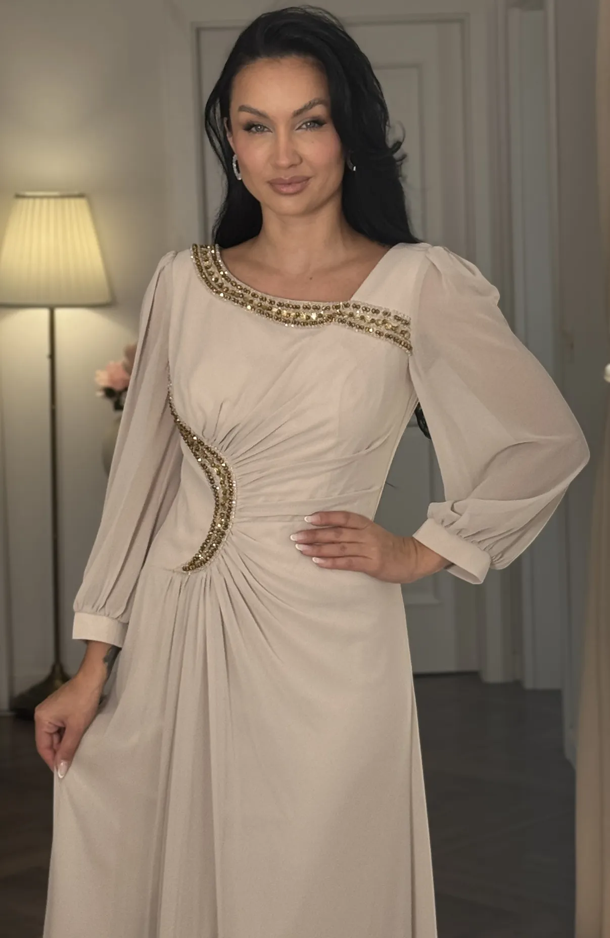 Rochie de ocazie bej din voal cu aplicatii 3