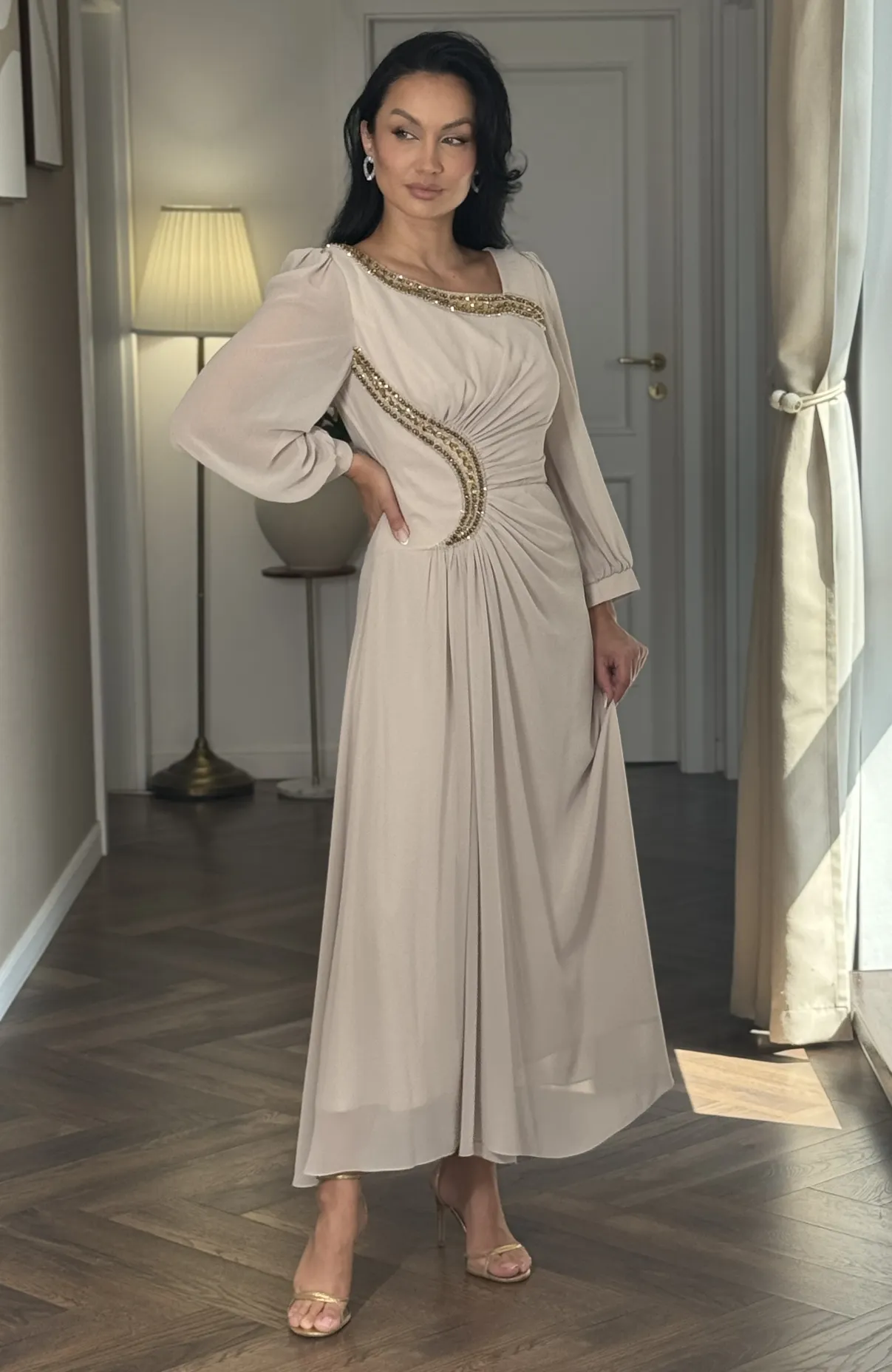 Rochie de ocazie bej din voal cu aplicatii 5