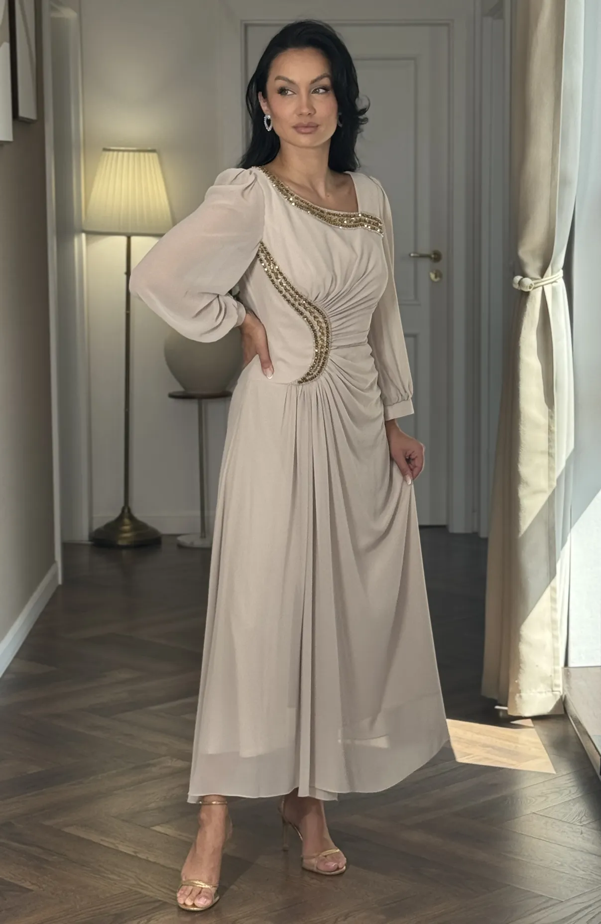 Rochie de ocazie bej din voal cu aplicatii 6