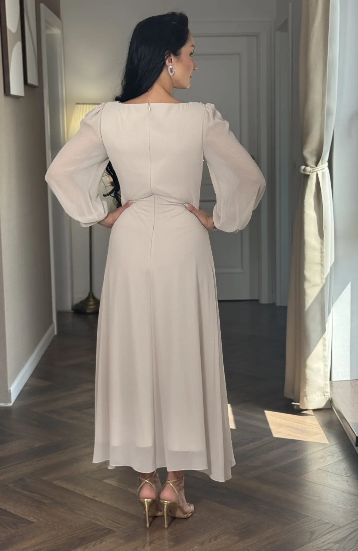Rochie de ocazie bej din voal cu aplicatii 8