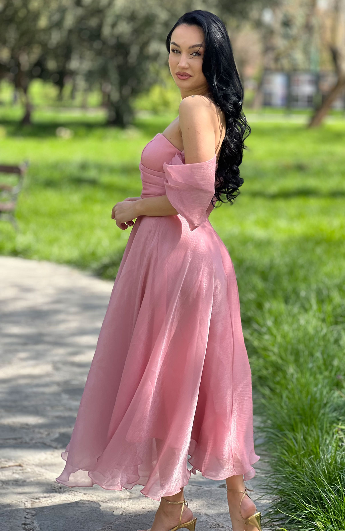 Rochie de ocazie eleganta roz din organza 3