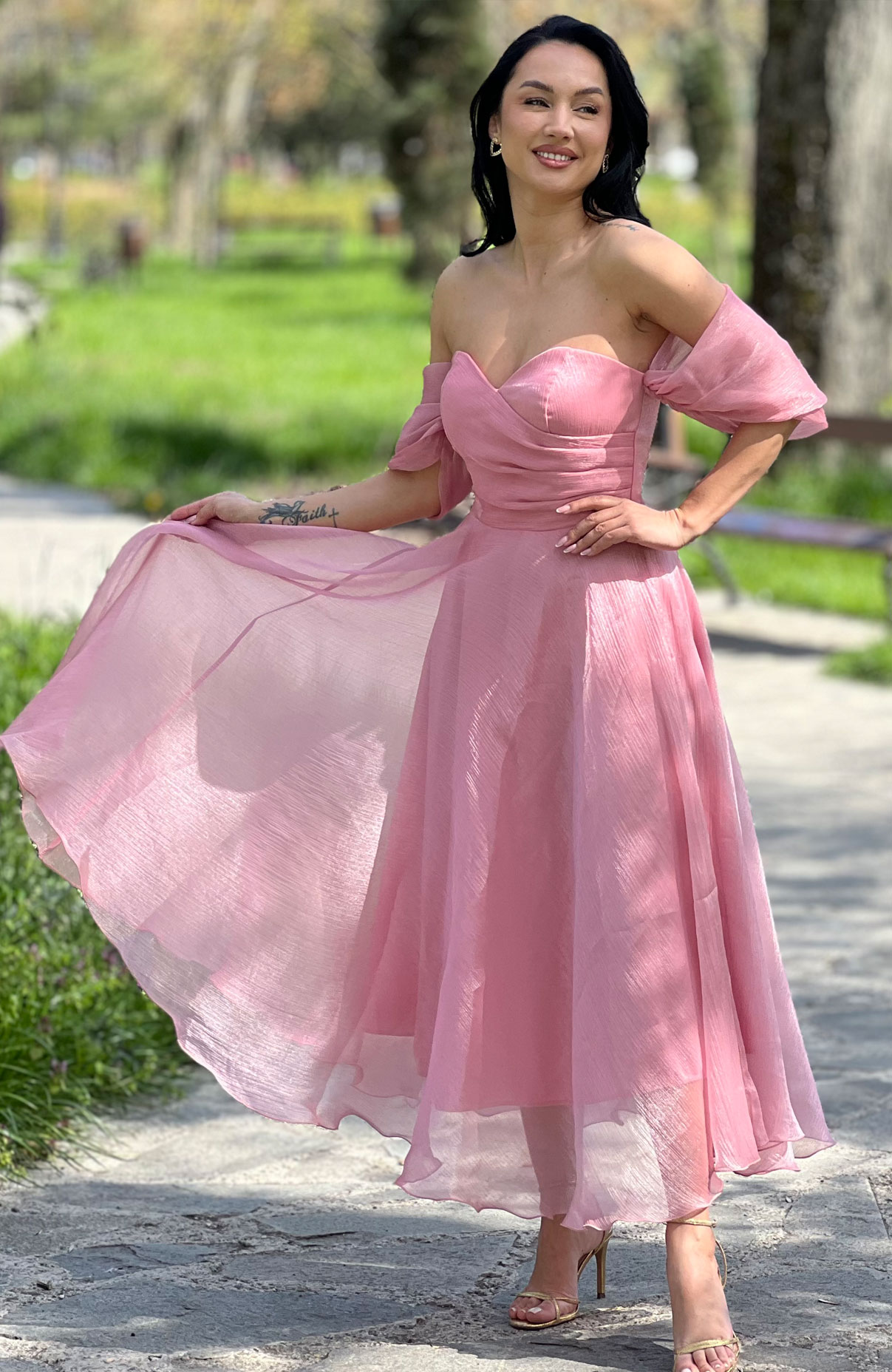 Rochie de ocazie eleganta roz din organza