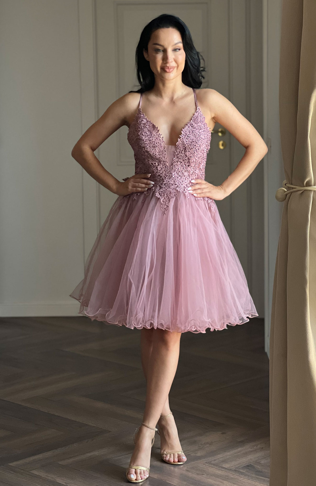 Rochie de ocazie midi roz cu tull