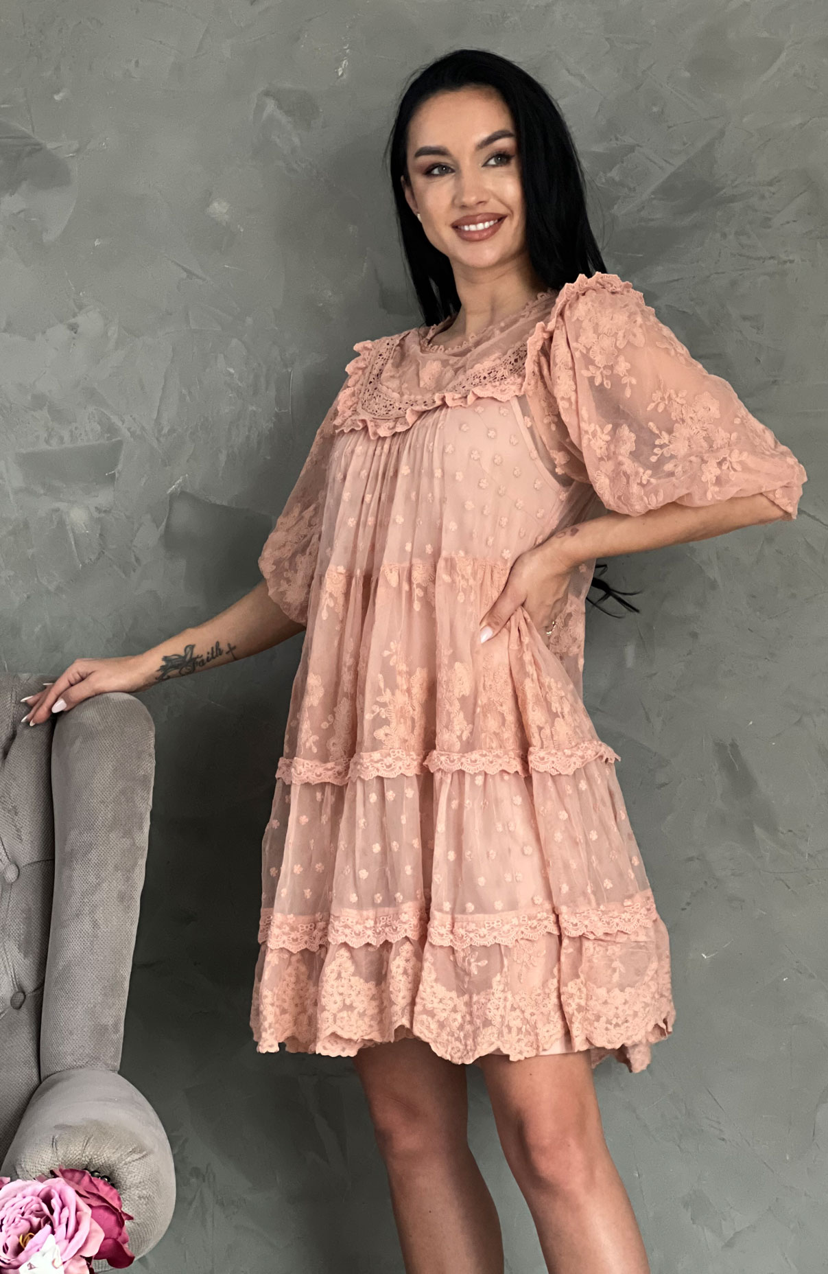 Rochie de ocazie roz cu broderie dantela 5