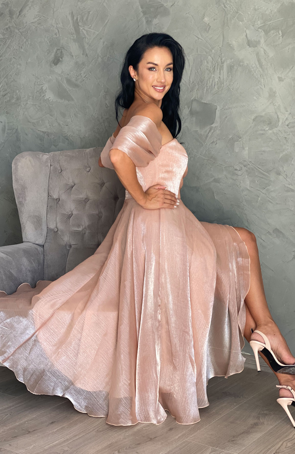 Rochie de ocazie vaporoasa cu umerii goi 7