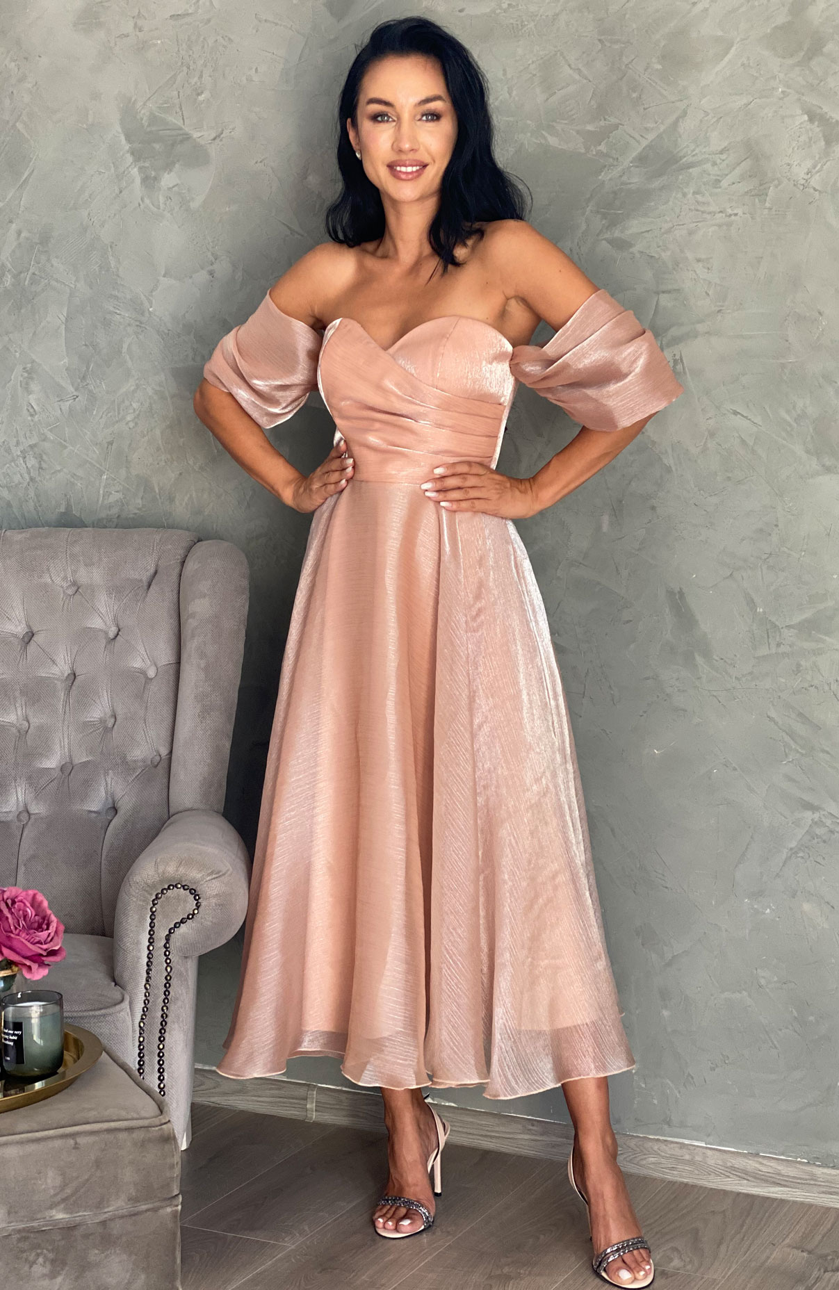 Rochie de ocazie vaporoasa cu umerii goi