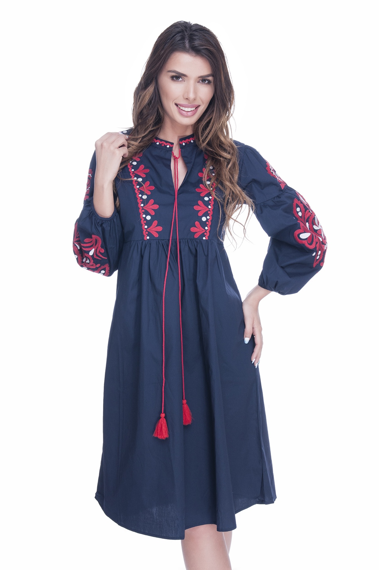 Rochie de zi cu broderie