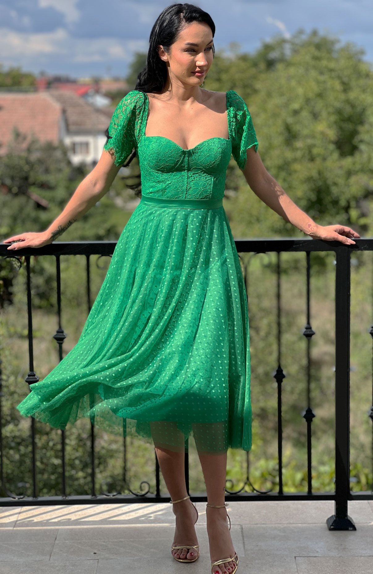 Rochie din tull si dantela midi