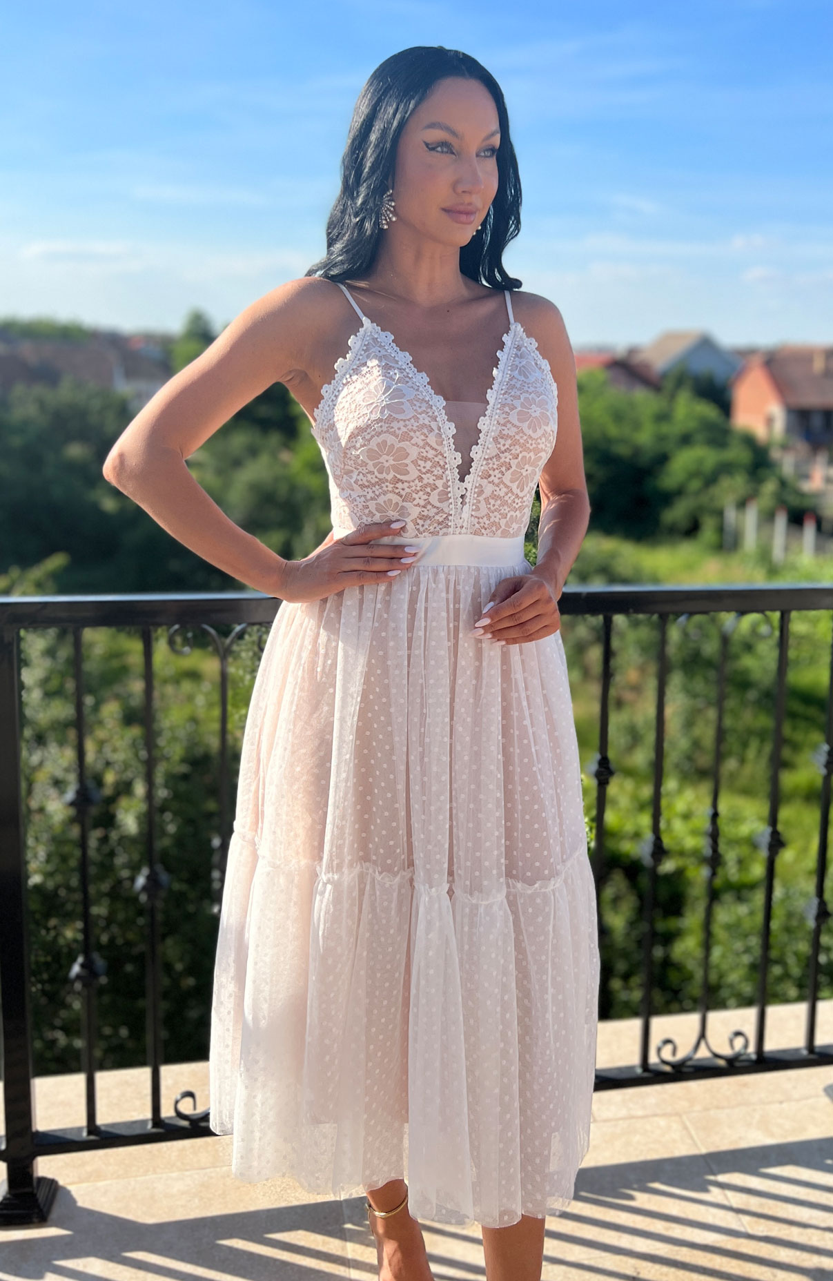 Rochie eleganta din dantela si tull 2