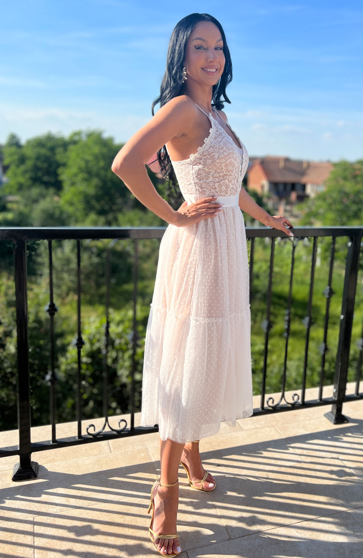 Rochie eleganta din dantela si tull 3