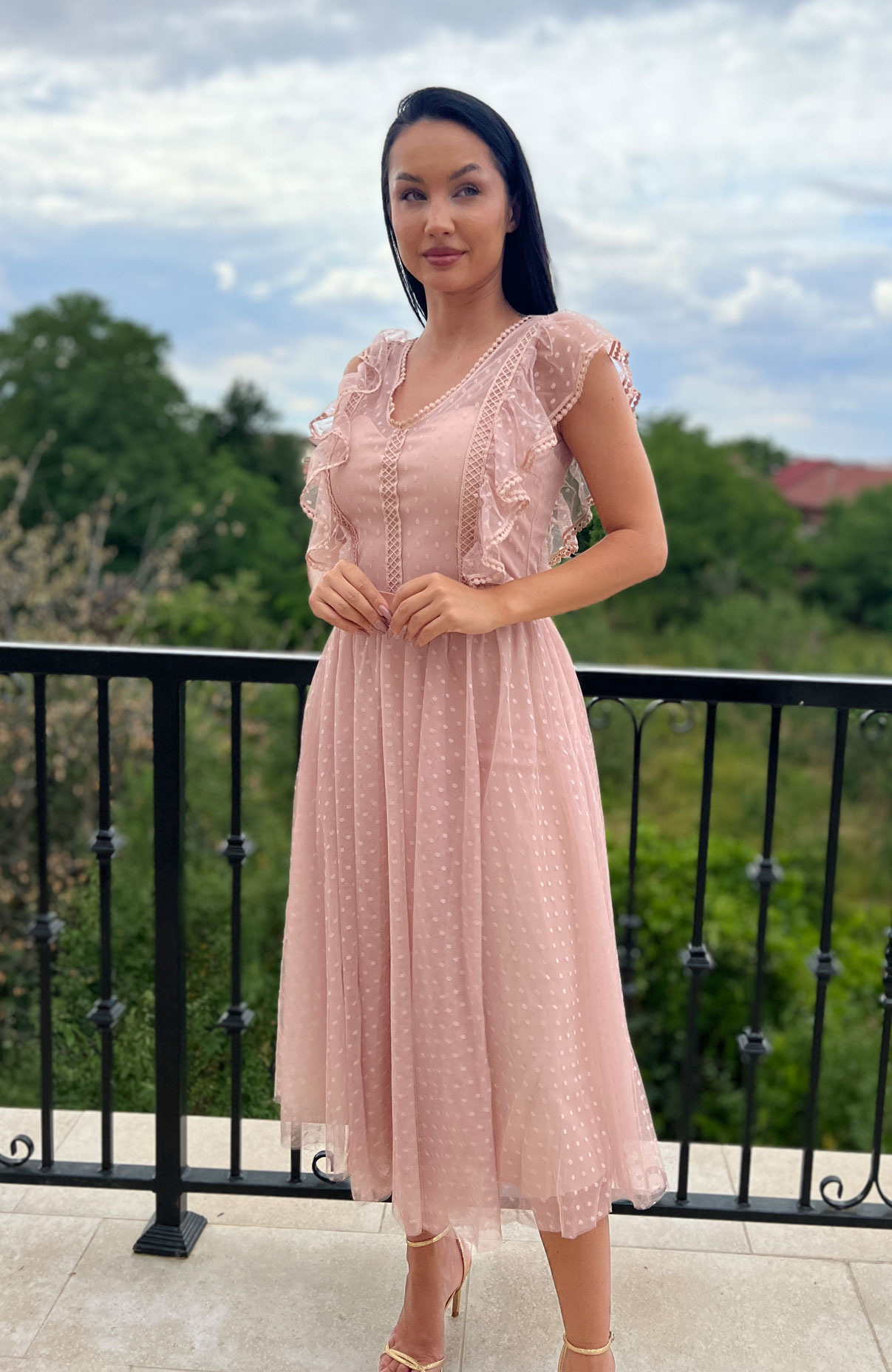 Rochie eleganta midi bej din tul