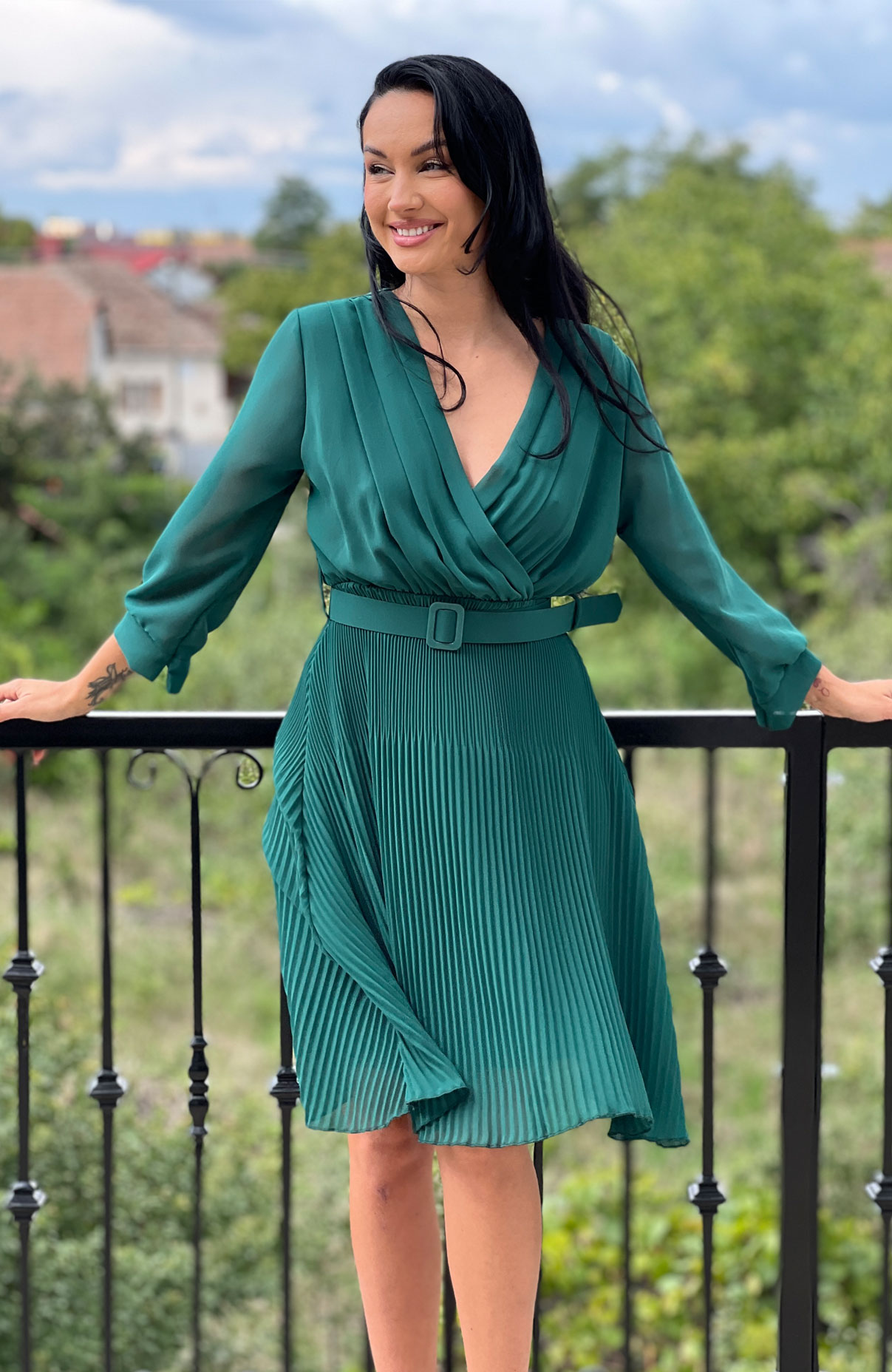 Rochie plisata eleganta cu decolteu 4