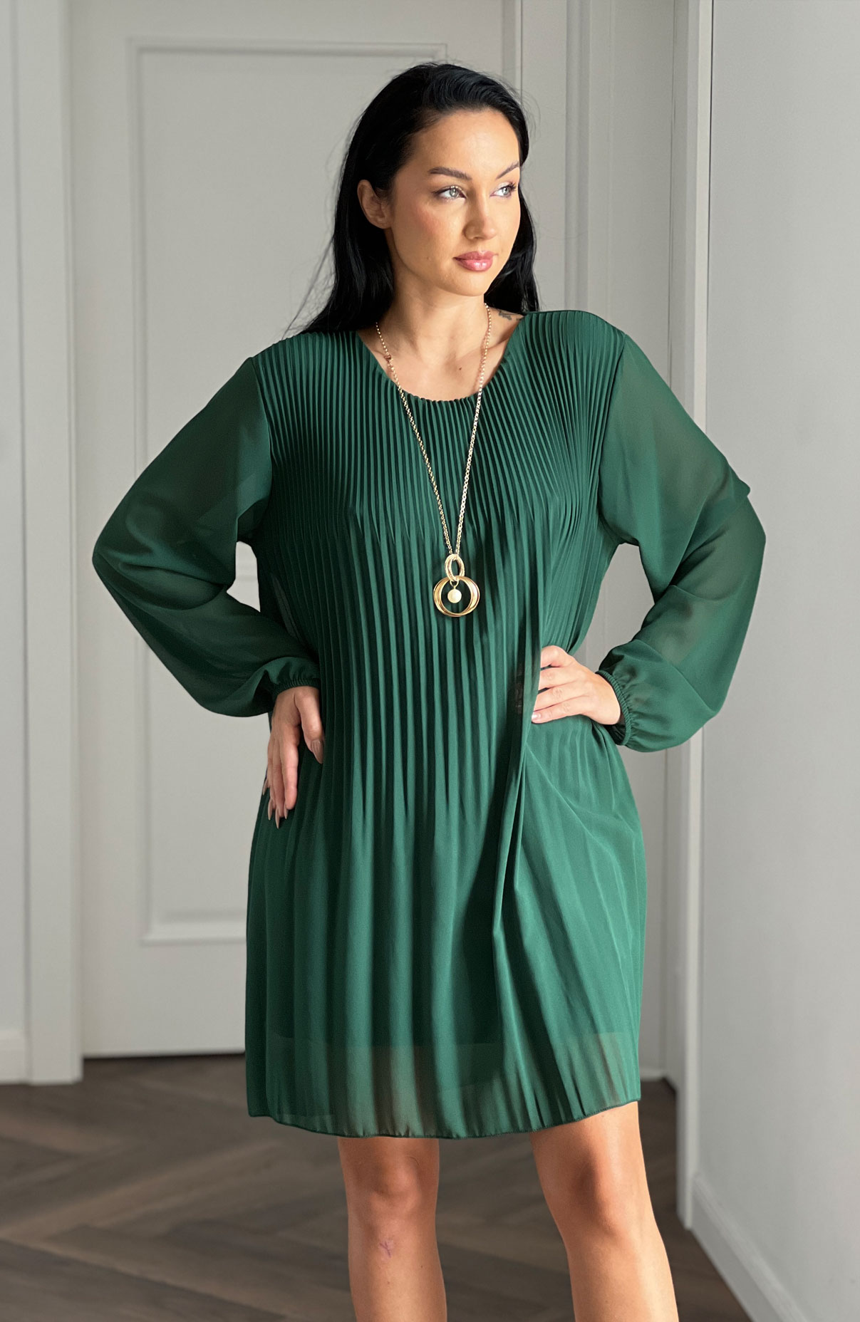 Rochie plisata eleganta cu lant auriu 2
