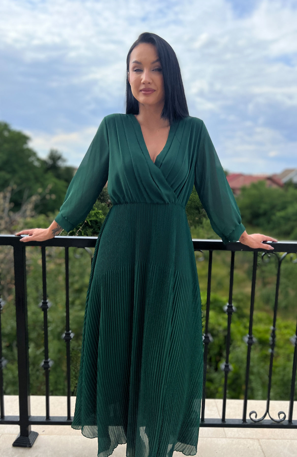 Rochie plisata lunga verde cu maneci 2