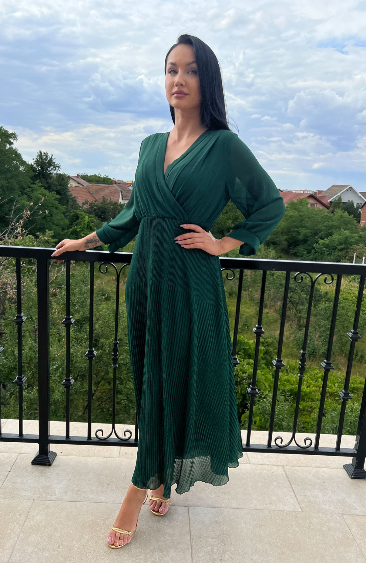 Rochie plisata lunga verde cu maneci 6