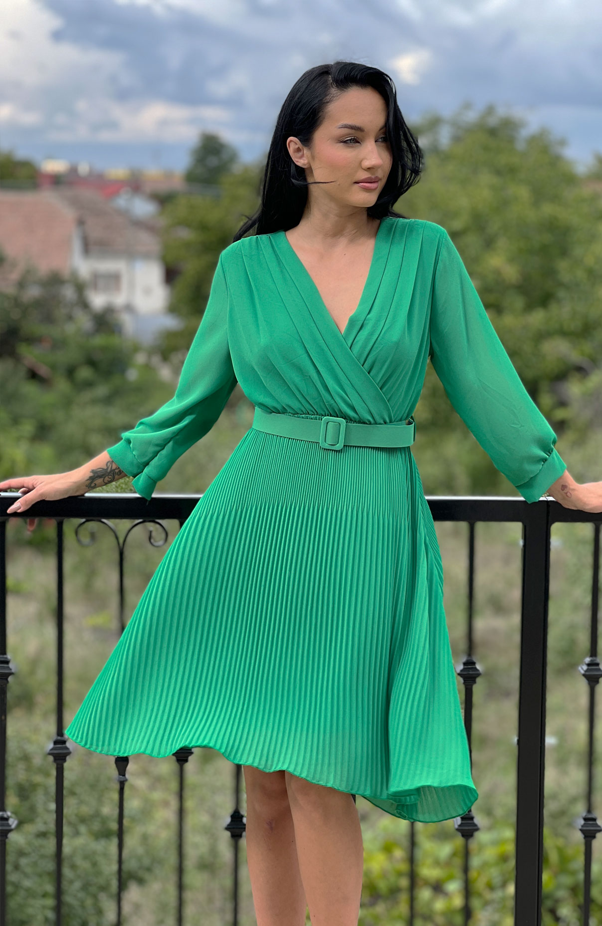 Rochie plisata midi verde deschis 5