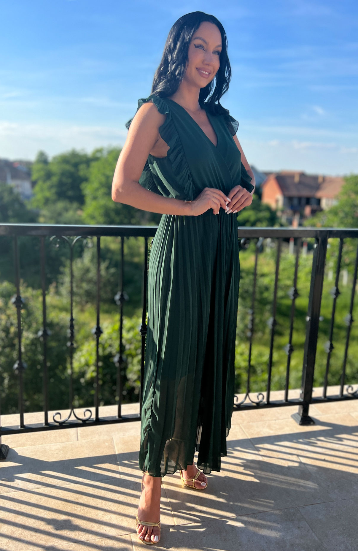 Rochie plisata verde cu volane 5