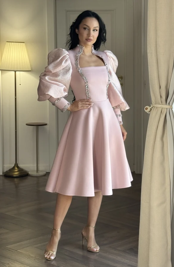 rochie-de-ocazie-roz-midi-cu-maneci-bufante-pietre (2)